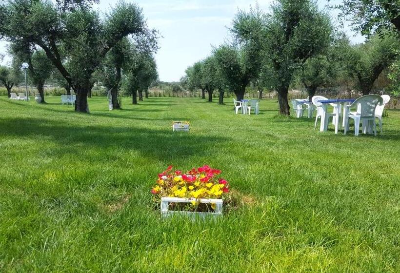 غرفة قياسية ثلاثية مطلة علي الحديقة, Agriturismo La Rondine