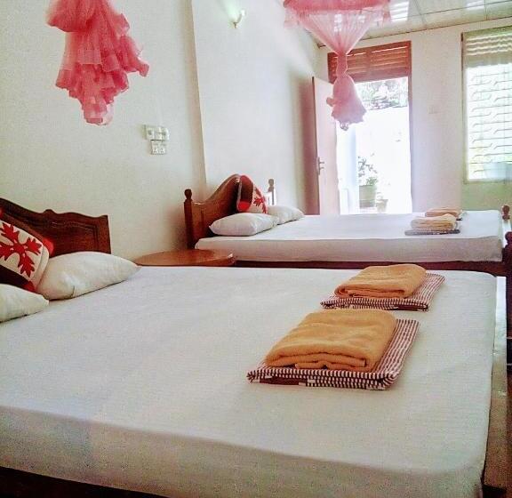 Семейный Номер Вид на Сад, Margosa Guesthouse