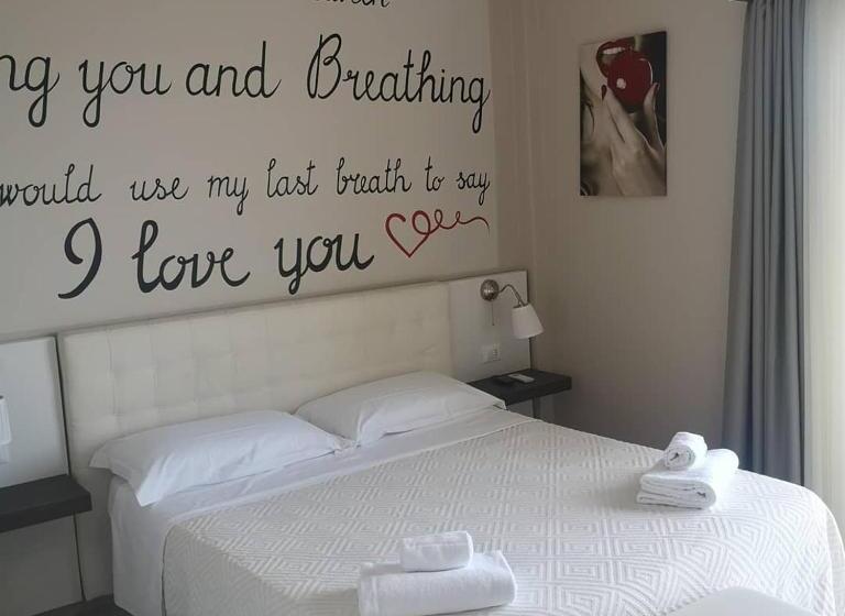 غرفة قياسية سرير كينج, Athena Charming Rooms