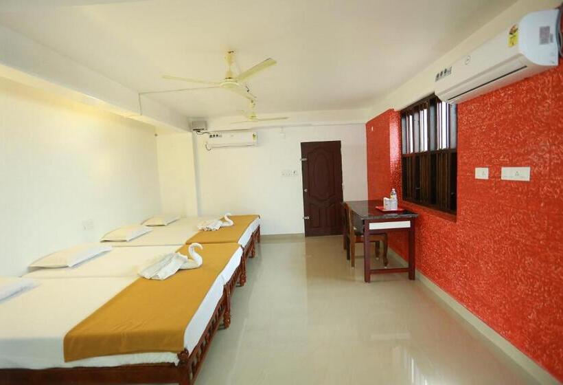 Семейный Номер, Cherai Beach Palace