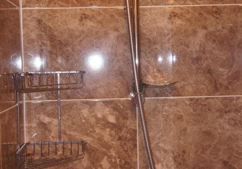 اتاق استاندارد سه نفره, Sapphire Hotel London
