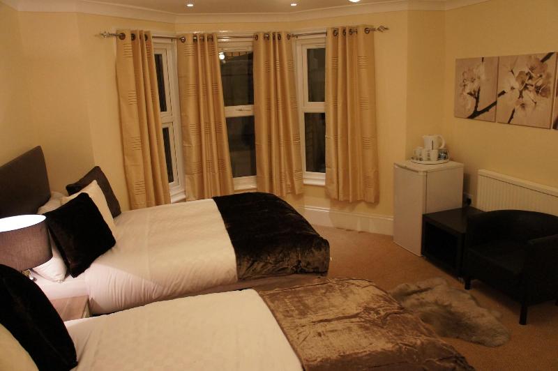 اتاق استاندارد سه نفره, Sapphire Hotel London
