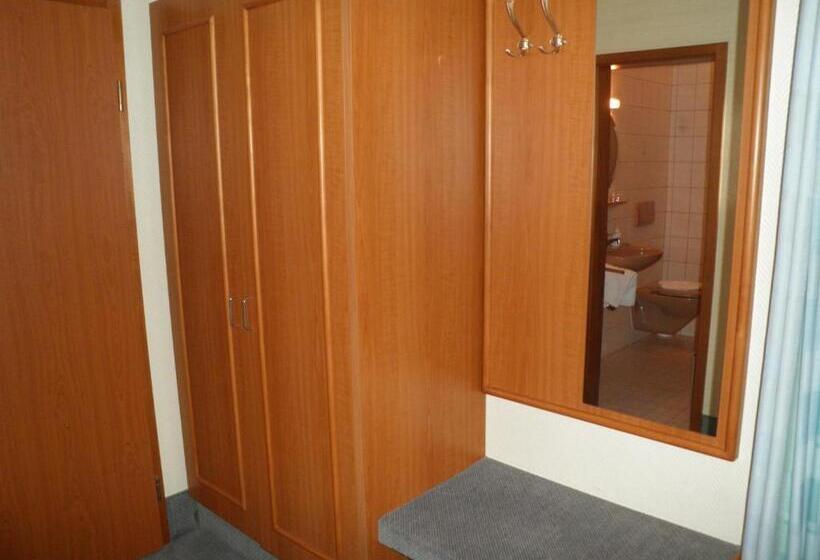 Номер Стандарт, Und Gasthof Ritter St. Georg