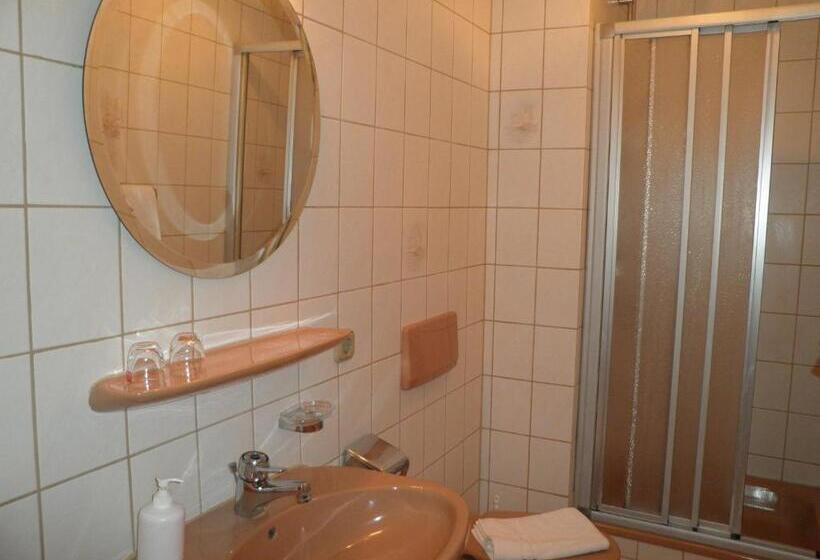 Номер Стандарт Трехместный, Und Gasthof Ritter St. Georg