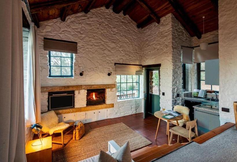 스탠다드 스튜디오, Piermont Retreat