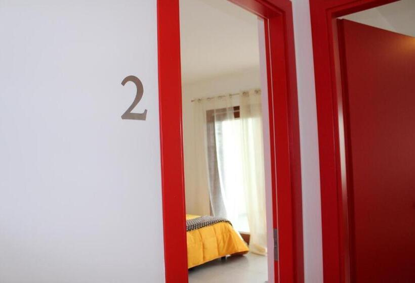 Трехместный Номер Стандарт с Балконом, Navicri B&b
