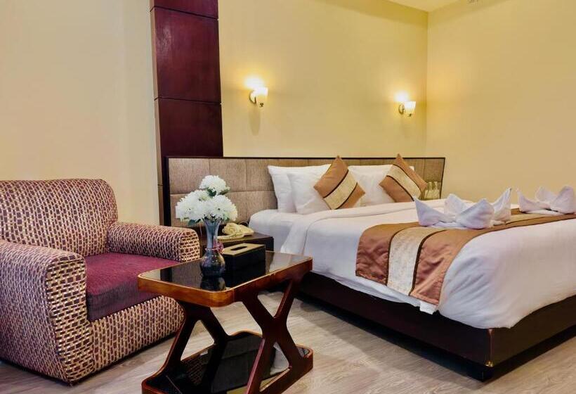 اتاق لوکس, Tara Palace Resort And Spa