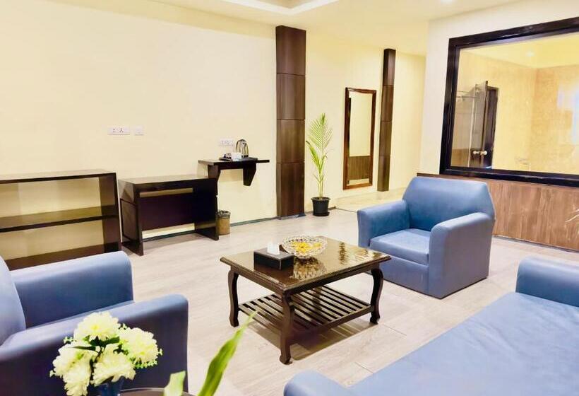 سوییت با چشم‌انداز کوه, Tara Palace Resort And Spa