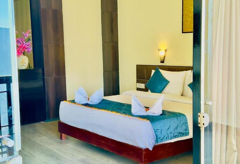 سوییت با چشم‌انداز کوه, Tara Palace Resort And Spa