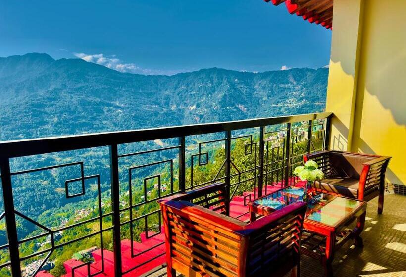 سوییت با چشم‌انداز کوه, Tara Palace Resort And Spa