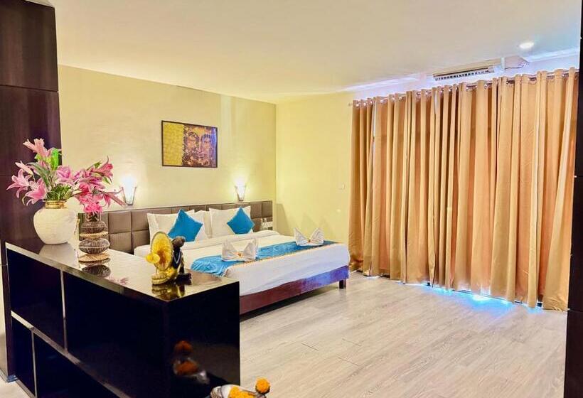 سوییت با چشم‌انداز کوه, Tara Palace Resort And Spa