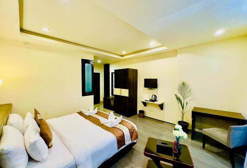 اتاق لوکس, Tara Palace Resort And Spa