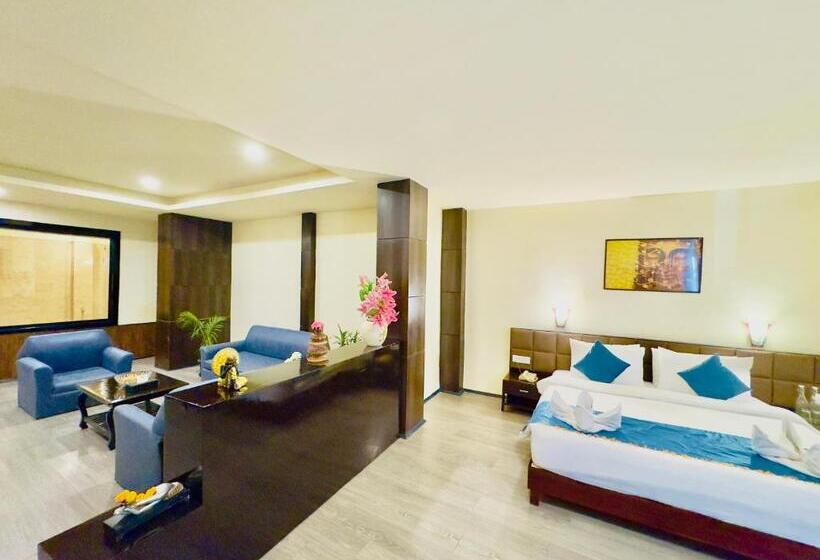 سوییت با چشم‌انداز کوه, Tara Palace Resort And Spa