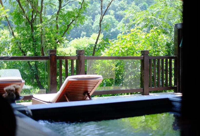 Номер Стандарт с Террасой, Banyan Tree Chongqing Beibei