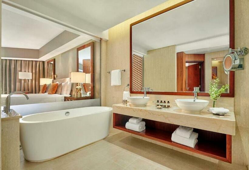 패밀리 룸 바다 전망, Fairmont Ajman