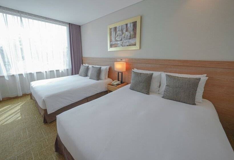 Quarto Familiar, Golden Seoul