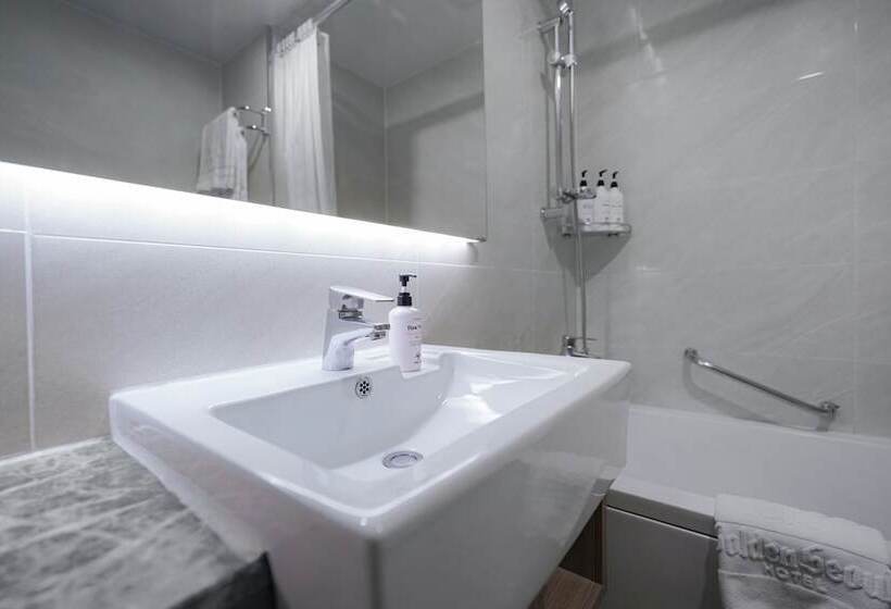 Quarto Familiar, Golden Seoul