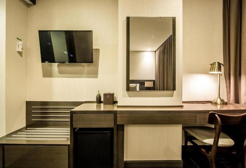 Quarto Triplo Estandar, Golden Seoul