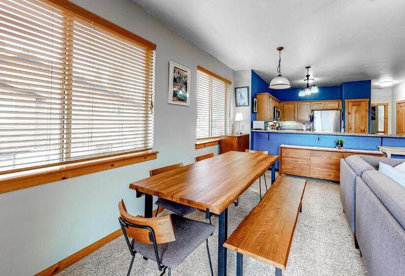 带2个卧室的公寓, Truckee Living