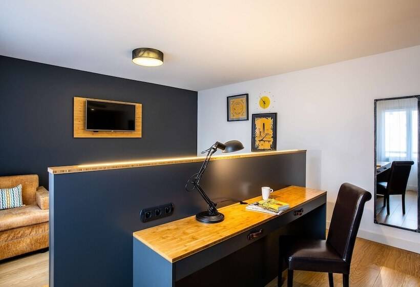 سوییت, Best Western Plus Suitcase Paris La Defense