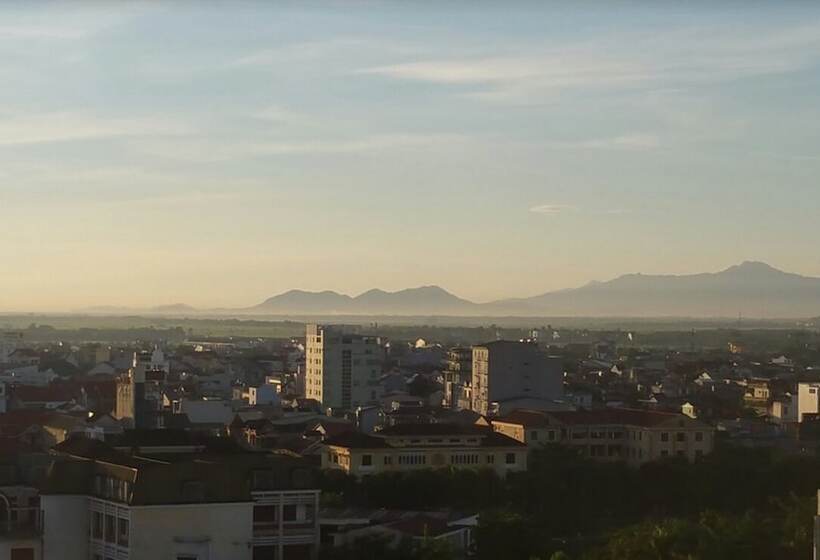 اتاق لوکس با چشم‌انداز شهر, Eldora