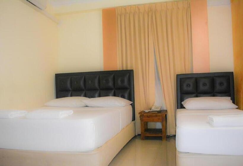 Номер Стандарт Трехместный, Saasha City
