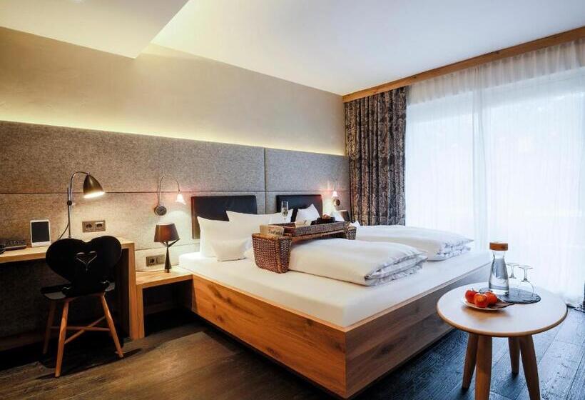 اتاق استاندارد, Staudacherhof History & Lifestyle