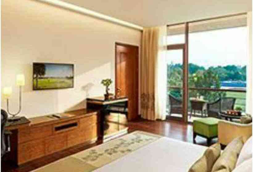 Номер Superior, Taj Damdama Lake Resort & Spa, Gurugram