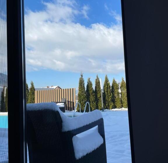 ویلای یک اتاق خوابه با استخر شنا, Apartments B&m