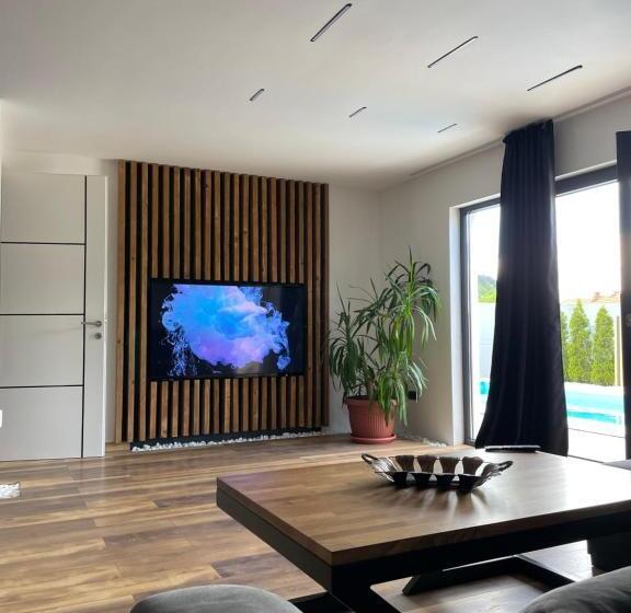 ویلای یک اتاق خوابه با استخر شنا, Apartments B&m