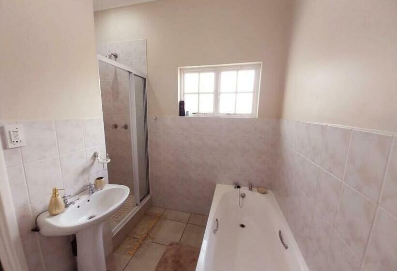 Chambre Familiale Supérieure, Rehoboth Guesthouse