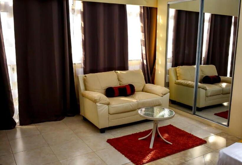 اتاق لوکس با بالکن و چشم‌انداز دریا, Brisotel   Beira Mar