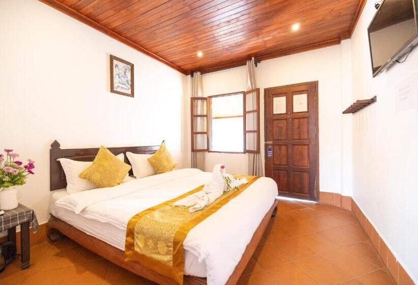 디럭스 룸, Mekong Chidlatda Villa
