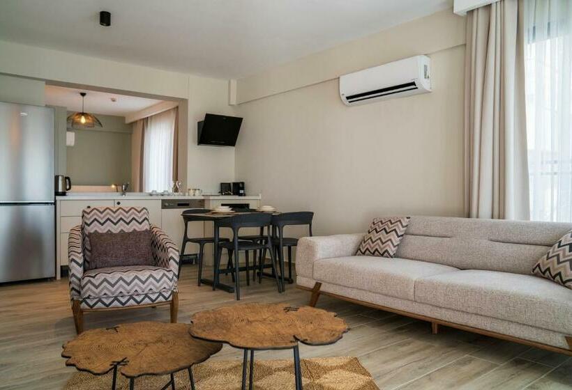 سوئیت با تخت بزرگ, Ansira Fethiye