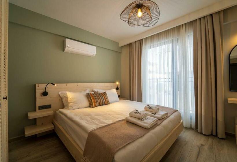 سوئیت با تخت بزرگ, Ansira Fethiye