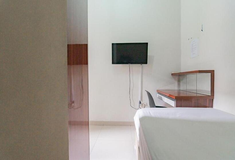 Номер Стандарт Индивидуальный, Koolkost Near Stikes Cirebon