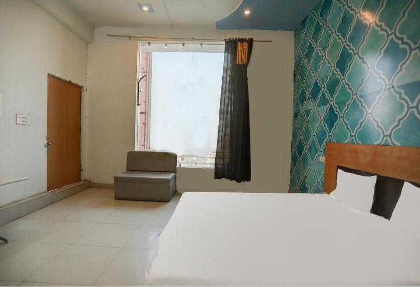 标准间, Super Hotel O The Royals Inn
