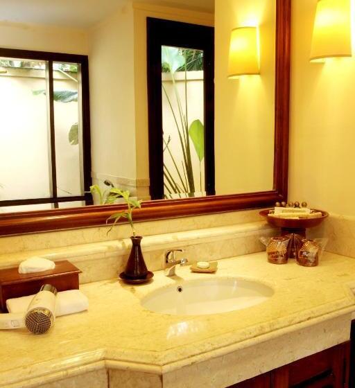 Номер Executive, Laras Asri Resort & Spa