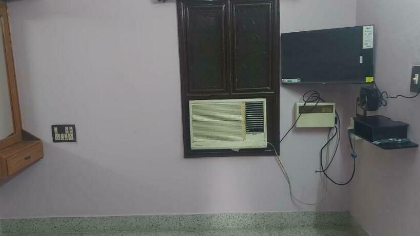 إستوديو قياسى مطلّ علي الحديقة, Doctor S Homestay