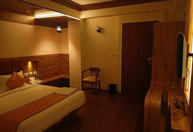 اتاق لوکس, Golden Peaks Hotel & Restaurant