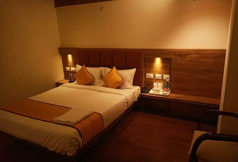 اتاق لوکس, Golden Peaks Hotel & Restaurant