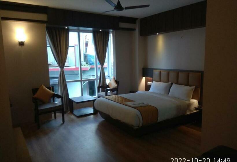 اتاق لوکس, Golden Peaks Hotel & Restaurant