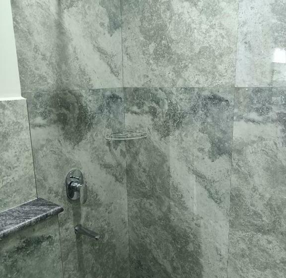 اتاق لوکس, Golden Peaks Hotel & Restaurant