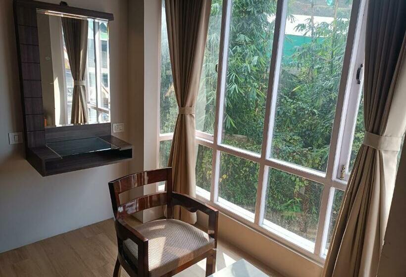 اتاق لوکس, Golden Peaks Hotel & Restaurant