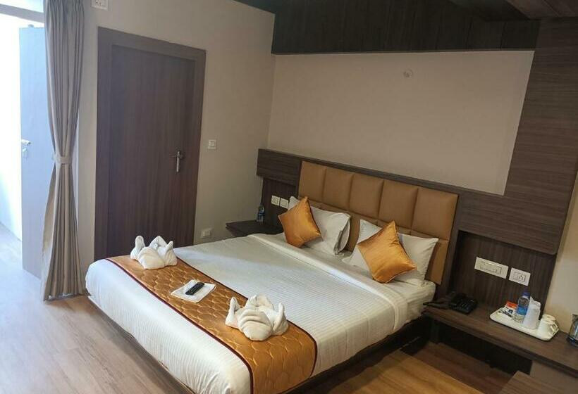 اتاق لوکس, Golden Peaks Hotel & Restaurant