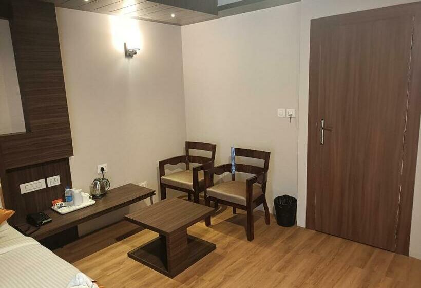 اتاق لوکس, Golden Peaks Hotel & Restaurant