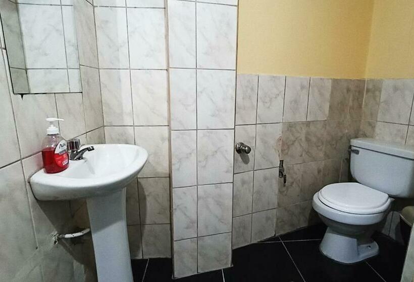 اتاق استاندارد یک تخته با سرویس بهداشتی مشترک, Casa Sucre Hostel Ayacucho
