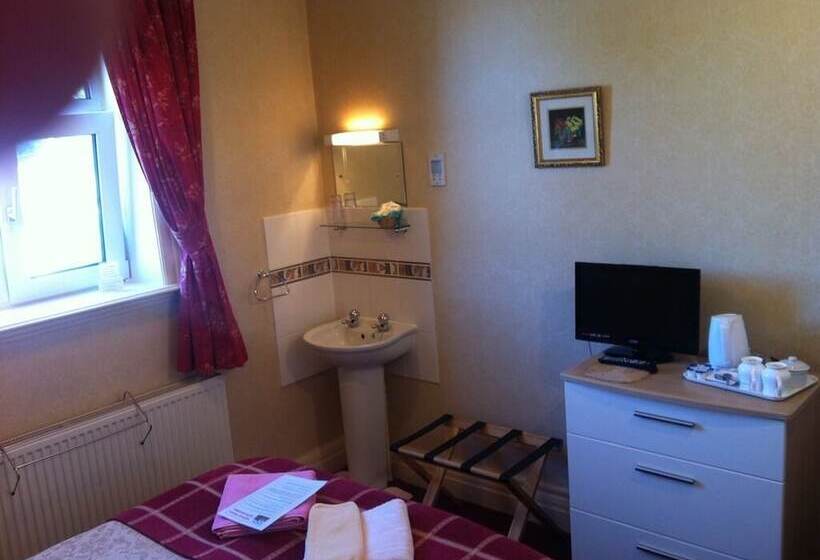 اتاق استاندارد با سرویس بهداشتی مشترک, Midway Guest House