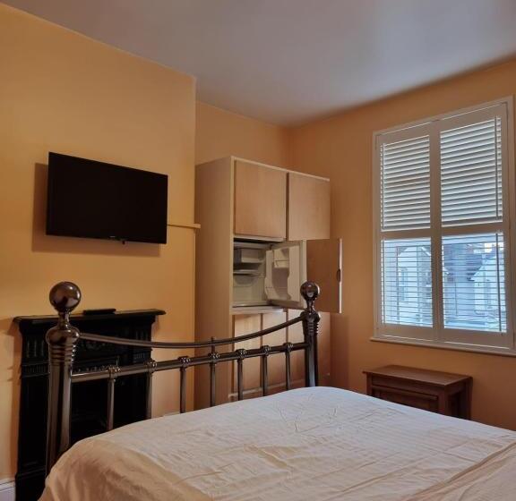 Quarto Estandar, Norfolk Guest House