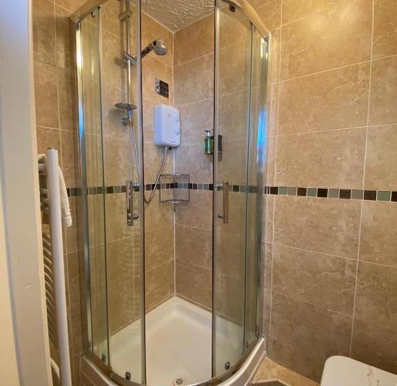 Quarto Familiar, North Crest